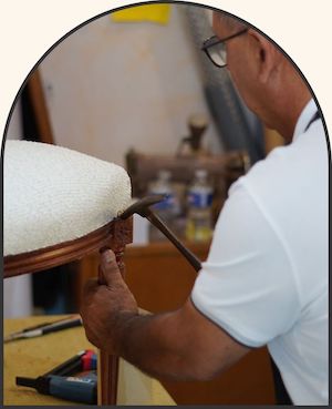 Artisan tapissier fauteuil Louis, Voltaire, Cabriolet, Crapaud, Bergère, Napoléon