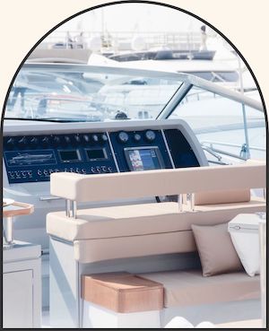 Artisan tapissier sellerie, banquette, coussin, bain de soleil, cockpit, cabine, yacht et bateau