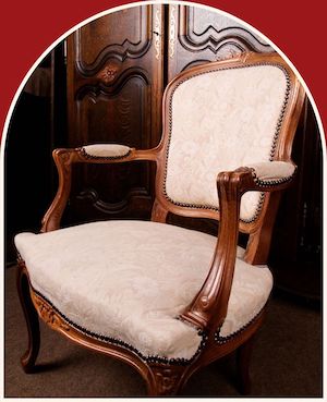 Réfection de fauteuil Crapaud Louis XV à Aix-en-Provence