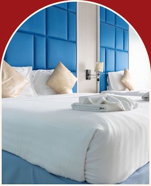 Têtes de lit tapissées sur mesure pour un hôtel de la Côte d’Azur, par un matelassier en Provence
